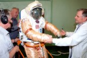 Роскосмос снизил планку для космонавтов: могут отправить на орбиту гипертоников