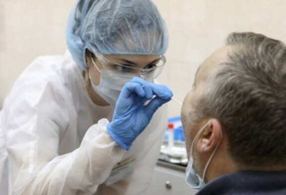 Эксперты раскритиковали требования оплаты тестов на коронавирус для пациентов больниц