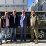 Сын Леонова отвезет в ДНР санитарную машину от театра «Ленком»