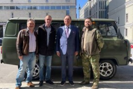 Сын Леонова отвезет в ДНР санитарную машину от театра «Ленком»